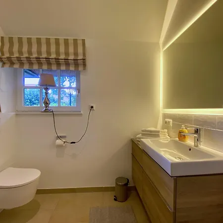 Mit Kamin Und Garten, Seenah *