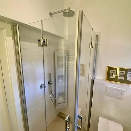 Mit Kamin Und Garten, Seenah * למברוך