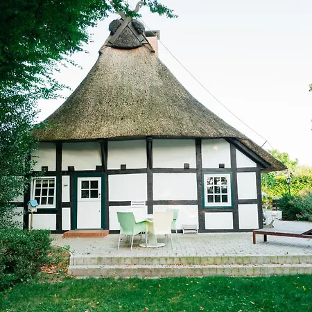 Mit Kamin Und Garten, Seenah * Lembruch