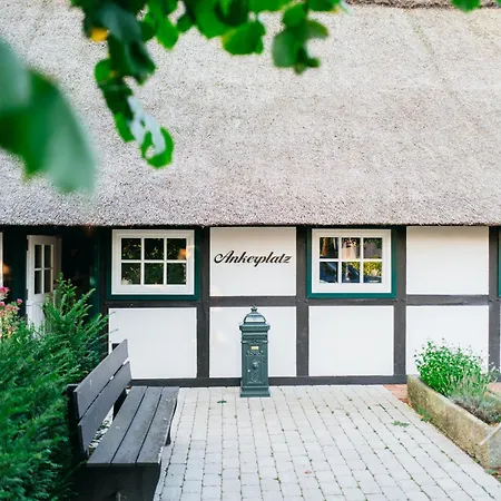 Mit Kamin Und Garten, Seenah * Lembruch