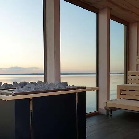 Mit Kamin Und Garten, Seenah Lembruch