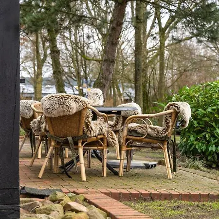 Mit Kamin Und Garten, Seenah * Lembruch